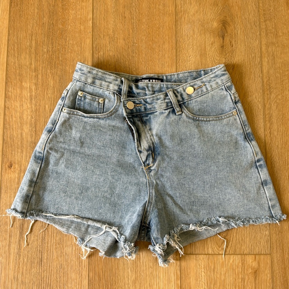 The Kript Crossover Waist light wash Denim Jean Shorts